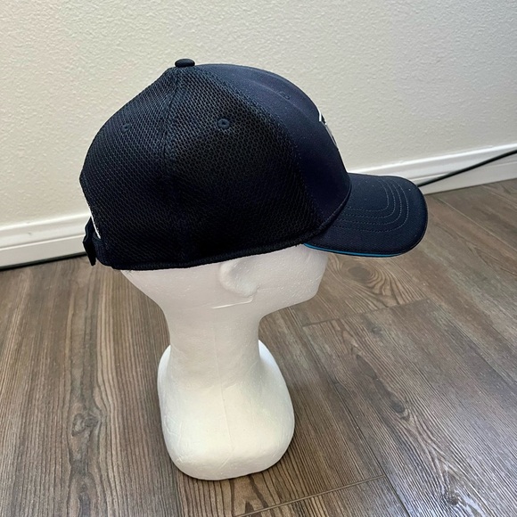 Wilson Black Cap with White and Red Accents - Picture 4 of 8